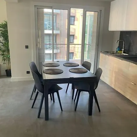 Martinez 5 Couchages * Κάννες