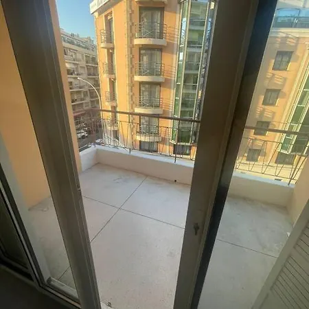 Martinez 5 Couchages Κάννες