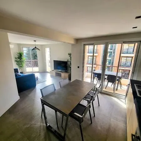 Martinez 5 Couchages * Κάννες