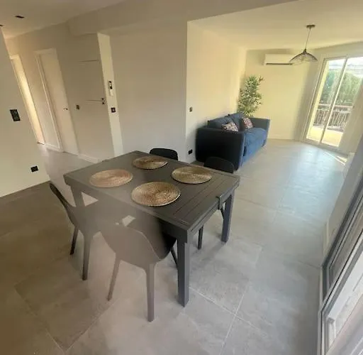 Martinez 5 Couchages * Cannes